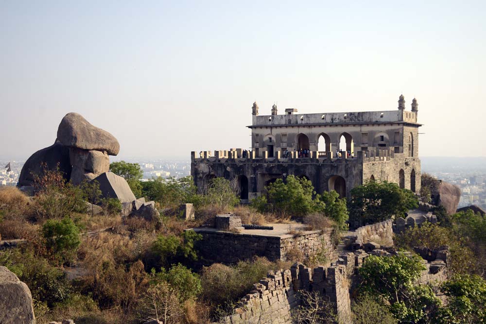 The Famous Golconda Fort, Hyderabad, India - RONZ... The Ultimate ...